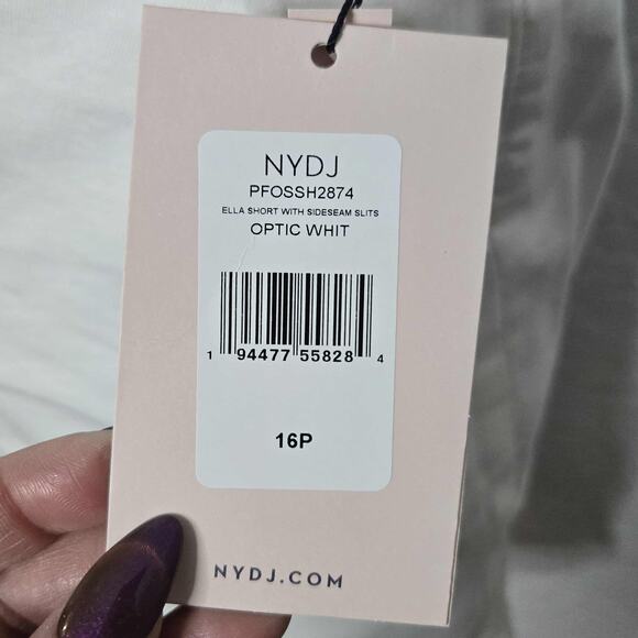 NYDJ Ella Short with Sideseam Slits in Optic White Size 16P Lift Lock Technology - Picture 3 of 3